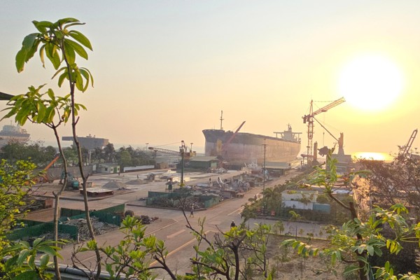 A ship recycling yard